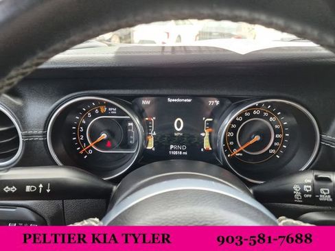 Used 2018 Jeep Wrangler Unlimited Sahara AWD/4WD image 30