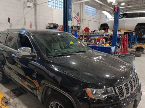 Certified 2020 Jeep Grand Cherokee Limited image 2