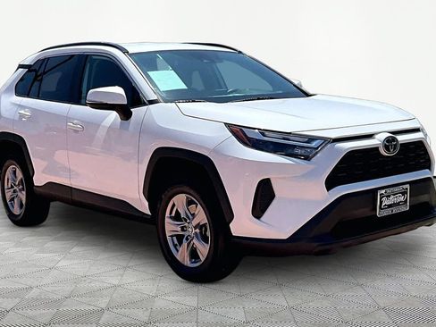 Used 2023 Toyota RAV4 XLE AWD/4WD image 5