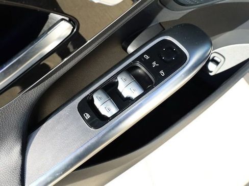 Certified 2025 Mercedes-Benz GLC 300 image 25