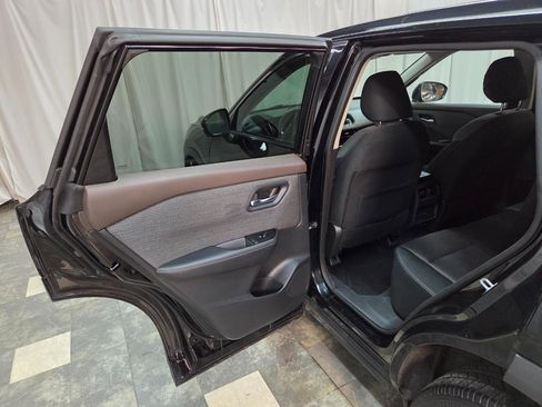 Used 2021 Nissan Rogue SV AWD/4WD image 12