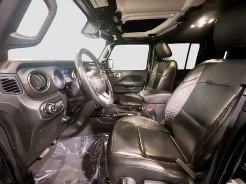 Used 2021 Jeep Gladiator Overland image 14
