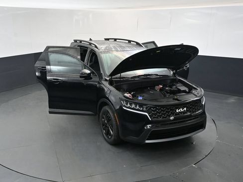 Certified 2023 Kia Sorento S w/ Panoramic Sunroof Package AWD/4WD image 17