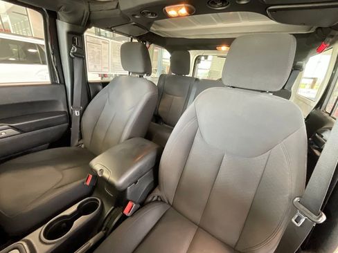 Used 2016 Jeep Wrangler Unlimited Sport AWD/4WD image 10