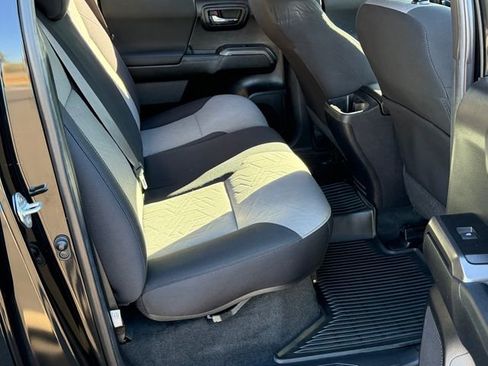 Used 2022 Toyota Tacoma TRD Sport w/ Technology Package image 24