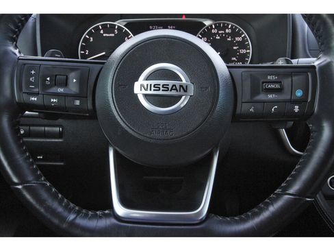 Used 2021 Nissan Rogue SL FWD image 17