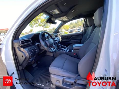 Certified 2025 Toyota Tacoma SR5 AWD/4WD image 31