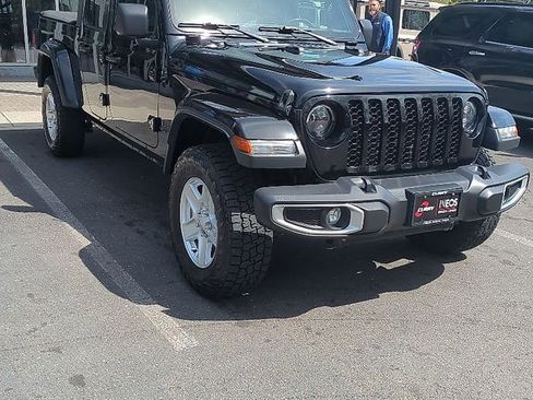 Used 2021 Jeep Gladiator Sport AWD/4WD image 1