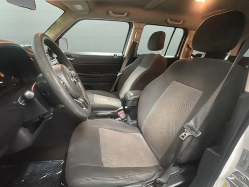 Used 2016 Jeep Patriot Sport w/ Power Value Group FWD image 21