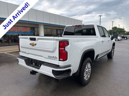 Used 2024 Chevrolet Silverado 2500 High Country AWD/4WD image 4