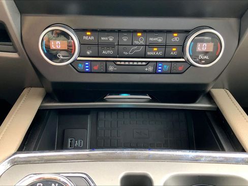 Used 2020 Ford Expedition XLT w/ Equipment Group 202A RWD image 27