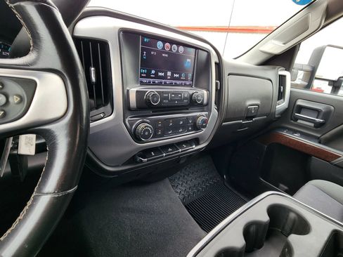 Used 2019 GMC Sierra 2500 SLE w/ Suspension Package, Off-Road AWD/4WD image 22
