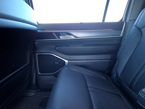 New 2026 Jeep Grand Wagoneer L Limited image 12