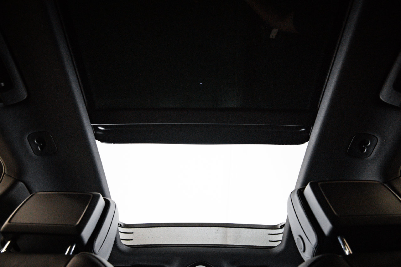 Certified 2020 Porsche Macan S AWD/4WD image 30