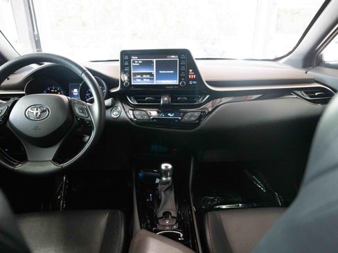 Used 2019 Toyota C-HR Limited FWD image 20