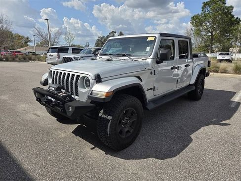 Used 2022 Jeep Gladiator Sport image 3
