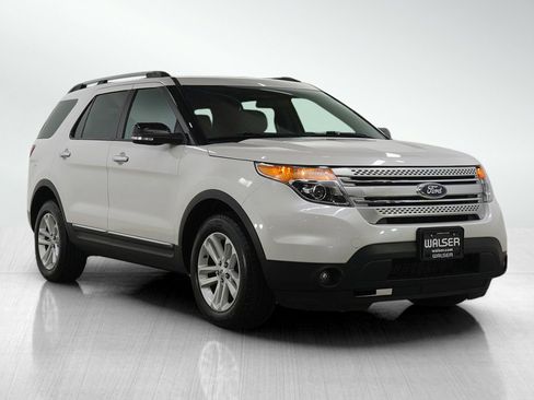 Used 2014 Ford Explorer XLT image 7