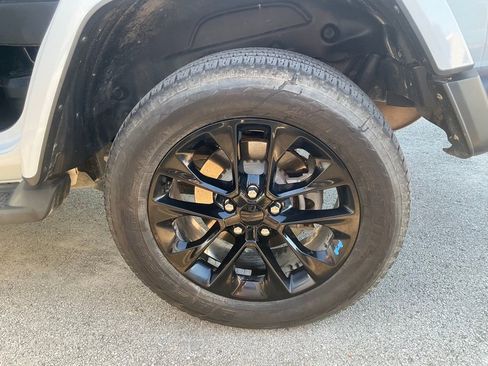 Used 2023 Jeep Wrangler Unlimited Sahara image 8