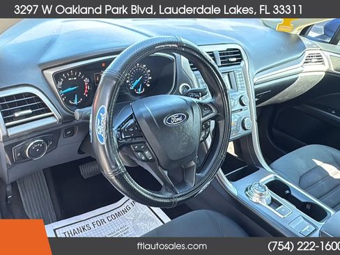 Used 2017 Ford Fusion SE FWD image 20