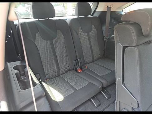 Used 2023 Kia Sorento LX FWD image 7