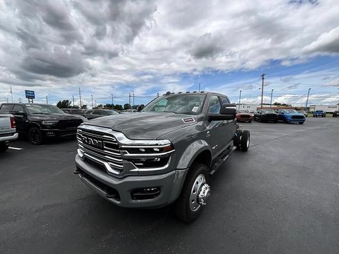 New 2026 RAM 5500 4x4 Crew Cab image 1