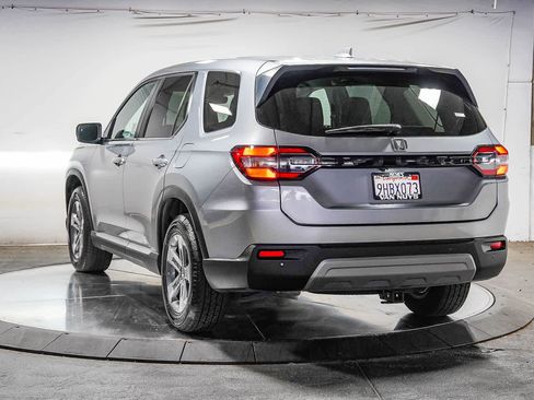 Used 2023 Honda Pilot EX-L image 2