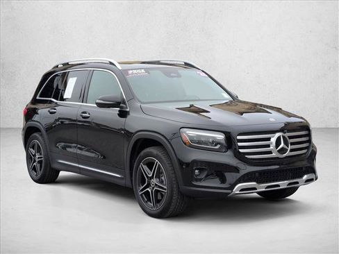 Used 2026 Mercedes-Benz GLB 250 4MATIC image 3