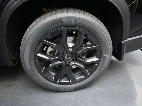 Used 2025 Honda Pilot Touring image 16