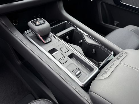 New 2026 Nissan Pathfinder SV w/ SV Premium Package FWD image 7