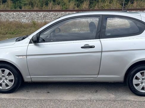 Used 2009 Hyundai Accent GS w/ Popular Equipment Pkg 2 FWD image 7