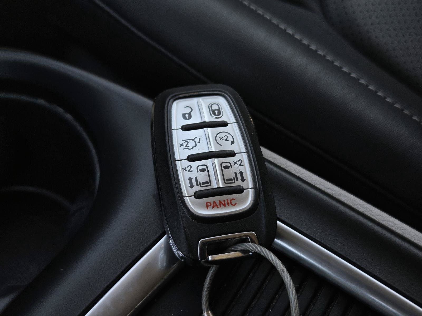 Used 2024 Chrysler Pacifica Touring-L FWD image 35