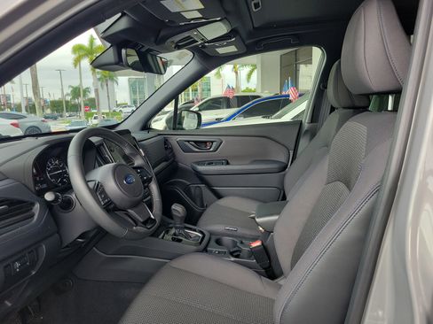 Used 2025 Subaru Forester Premium image 17