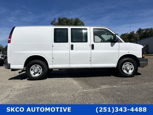 Used 2015 Chevrolet Express 2500 image 6