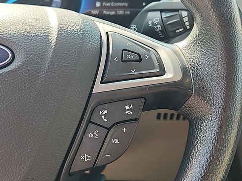 Used 2019 Ford Fusion SE FWD image 22
