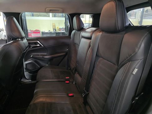 Used 2022 Mitsubishi Outlander SE image 12