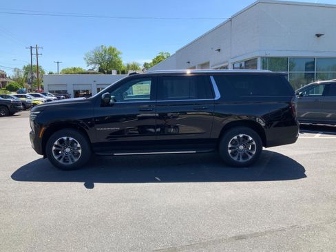 New 2026 Chevrolet Suburban LT w/ Comfort Package AWD/4WD image 4