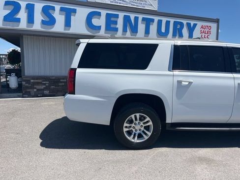 Used 2018 Chevrolet Suburban LT AWD/4WD image 19
