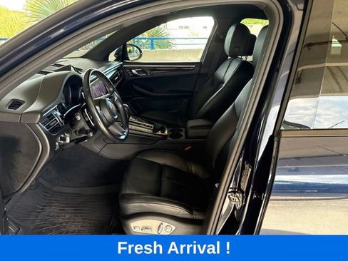 Used 2023 Porsche Macan S AWD/4WD image 2