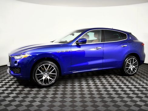 Used 2021 Maserati Levante image 4