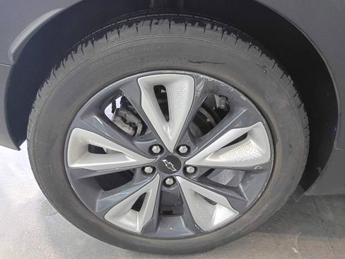 Used 2022 Chevrolet Bolt EUV LT w/ Convenience Package image 24