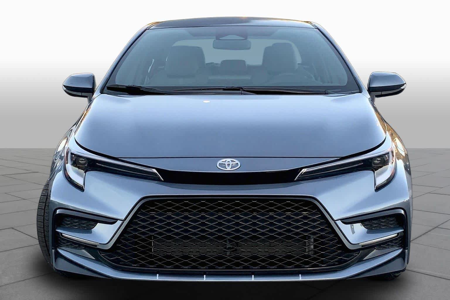 Used 2026 Toyota Corolla SE FWD image 4