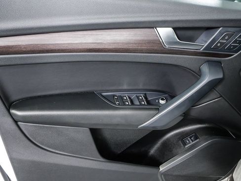 Used 2023 Audi Q5 2.0T Premium w/ Convenience Package image 6