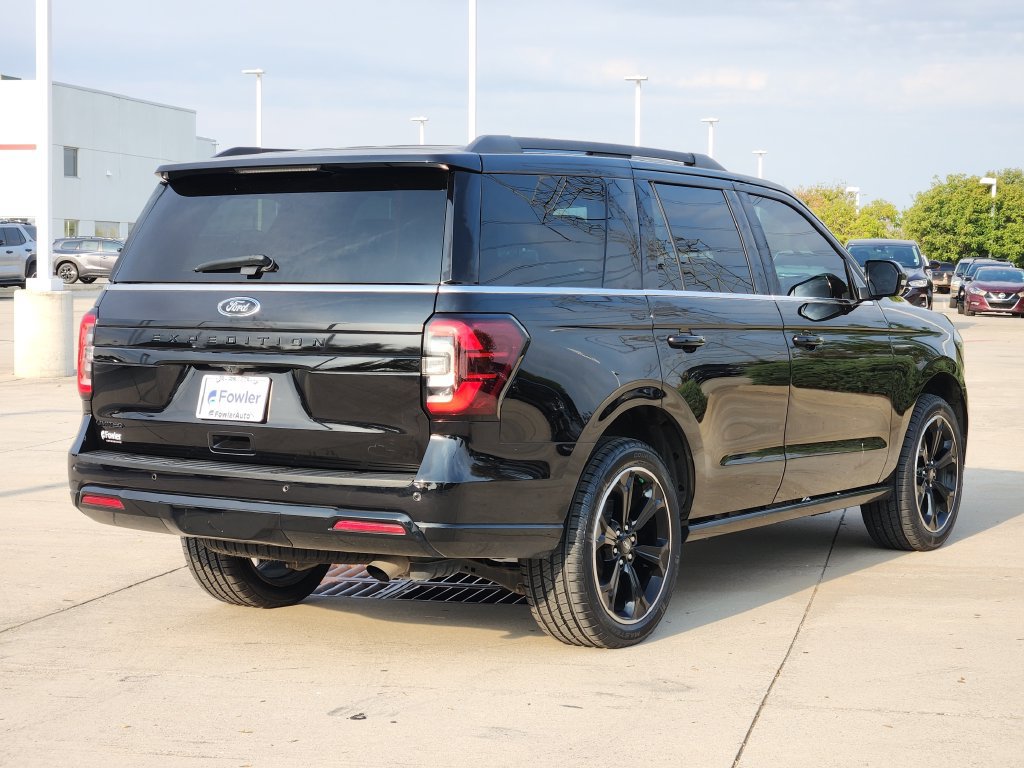 Used 2022 Ford Expedition Limited AWD/4WD image 5