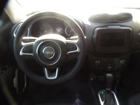 Used 2020 Jeep Renegade Latitude image 14