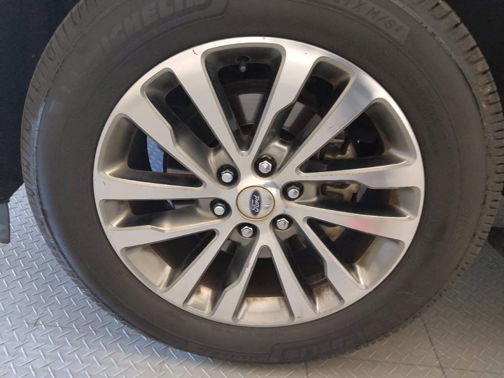 Used 2018 Ford Expedition Limited w/ Equipment Group 301A RWD image 31