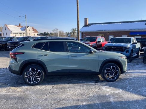 Used 2024 Chevrolet Trax RS w/ Driver Confidence Package image 8