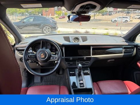 Certified 2023 Porsche Macan AWD/4WD image 7