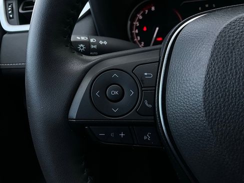 Used 2025 Toyota RAV4 XLE image 34