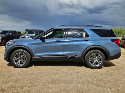 New 2026 Ford Explorer Active w/ Active Comfort Package AWD/4WD image 9