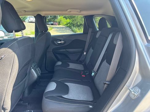 Used 2016 Jeep Cherokee Sport w/ Cold Weather Group AWD/4WD image 15
